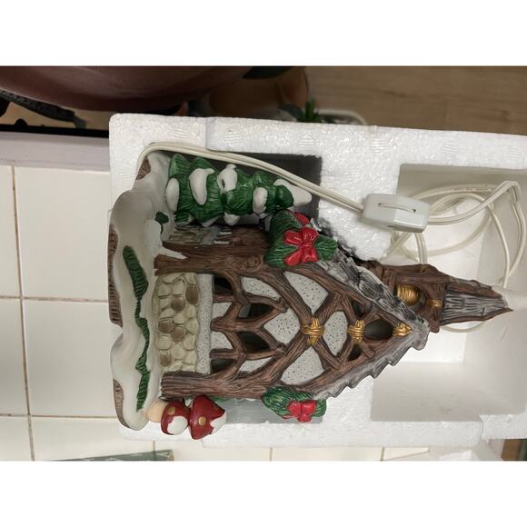 VTG Fitz & Floyd Holiday Hamlet Chapel Enchanted Forest Light Up Figurine Church - Picture 4 of 5